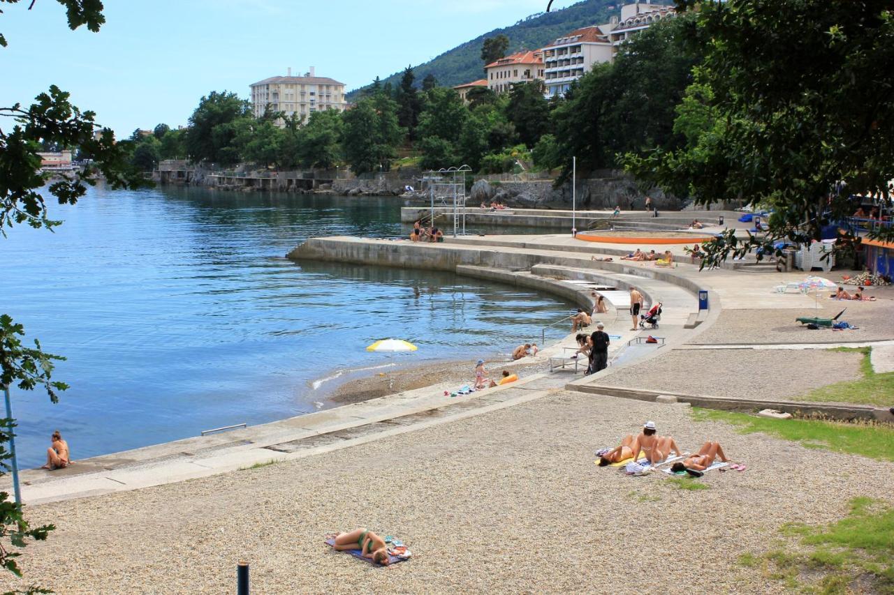Family Friendly Apartments With A Swimming Pool Lovran, Opatija - 14178 ภายนอก รูปภาพ