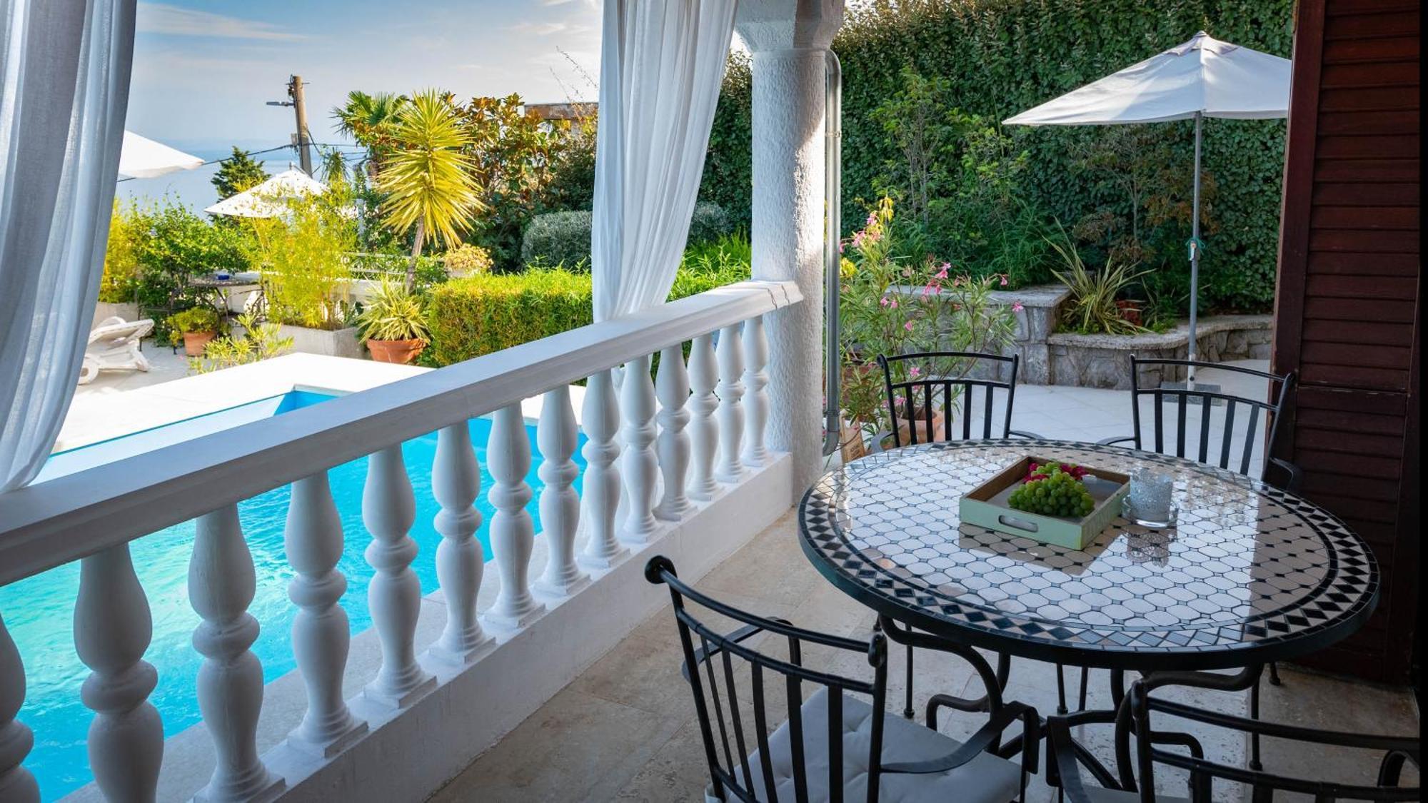 Family Friendly Apartments With A Swimming Pool Lovran, Opatija - 14178 ภายนอก รูปภาพ